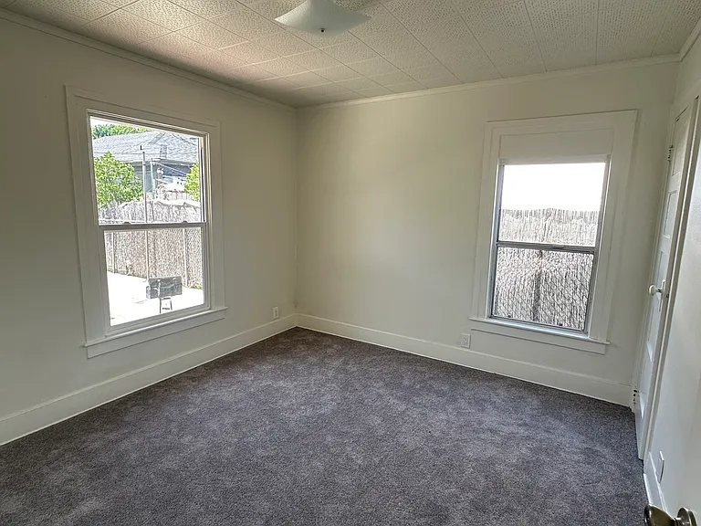 502 S Soto St #1/2 — Photo 11