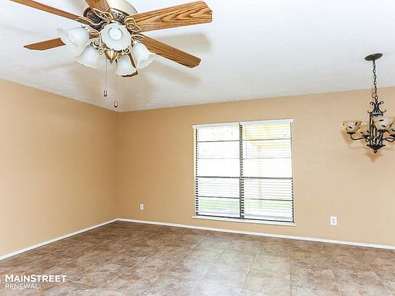 5th image of 6412 Sandhurst Ln