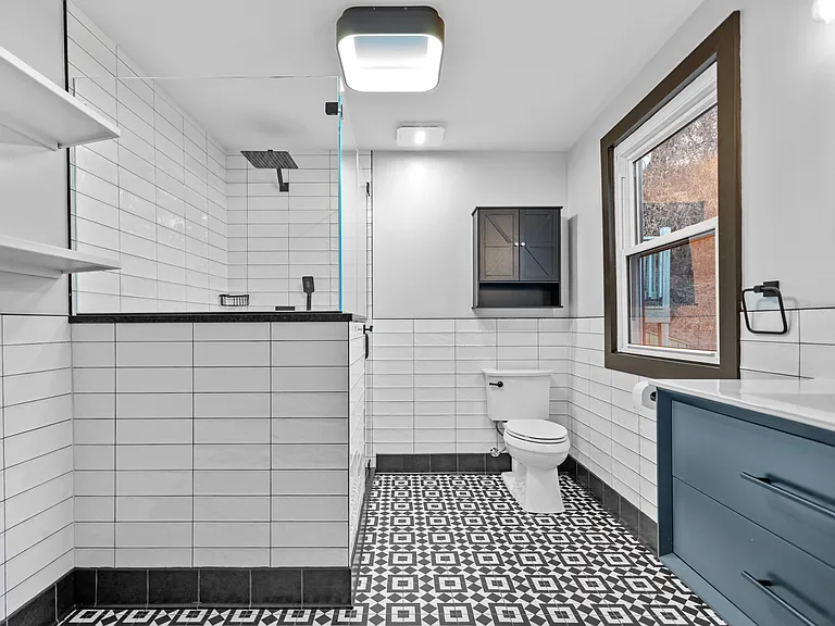 2 Gregory St — Photo 24