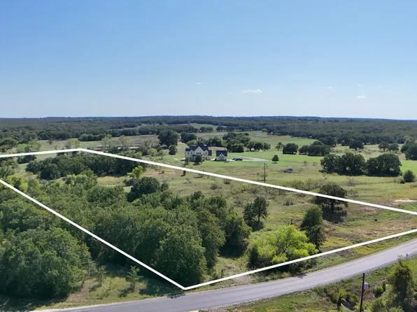 180 Silver Lakes Dr, Sunset, TX 76270