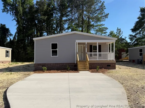4054 Lodge Dr, Wade, NC 28395