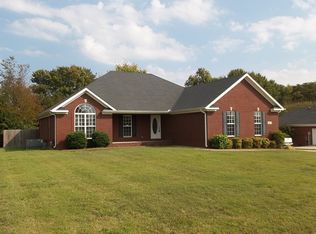 16 Oak Point Dr, Fayetteville, TN 37334