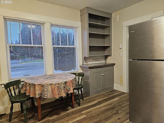 3rd image of 2111 E Mill Plain Blvd