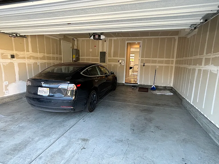 679 W Crocker Ln — Photo 33