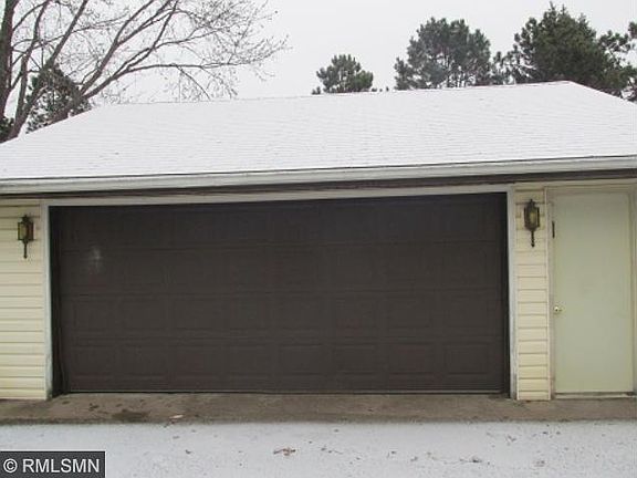 3rd image of 12109 Fergus St NE