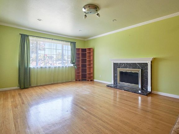 2nd image of 2151 Briarwood Dr