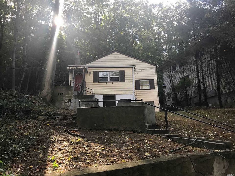 1st image of 19 Putnam Ave