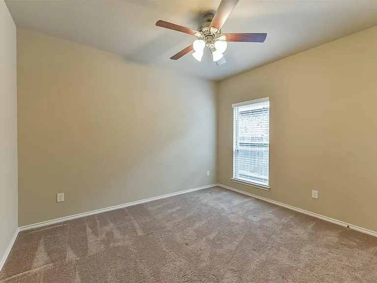 248 Clementine Ct — Photo 32