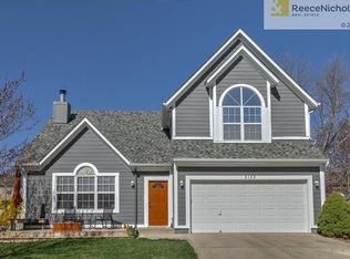 2123 S Stagecoach Dr, Olathe, KS 66062