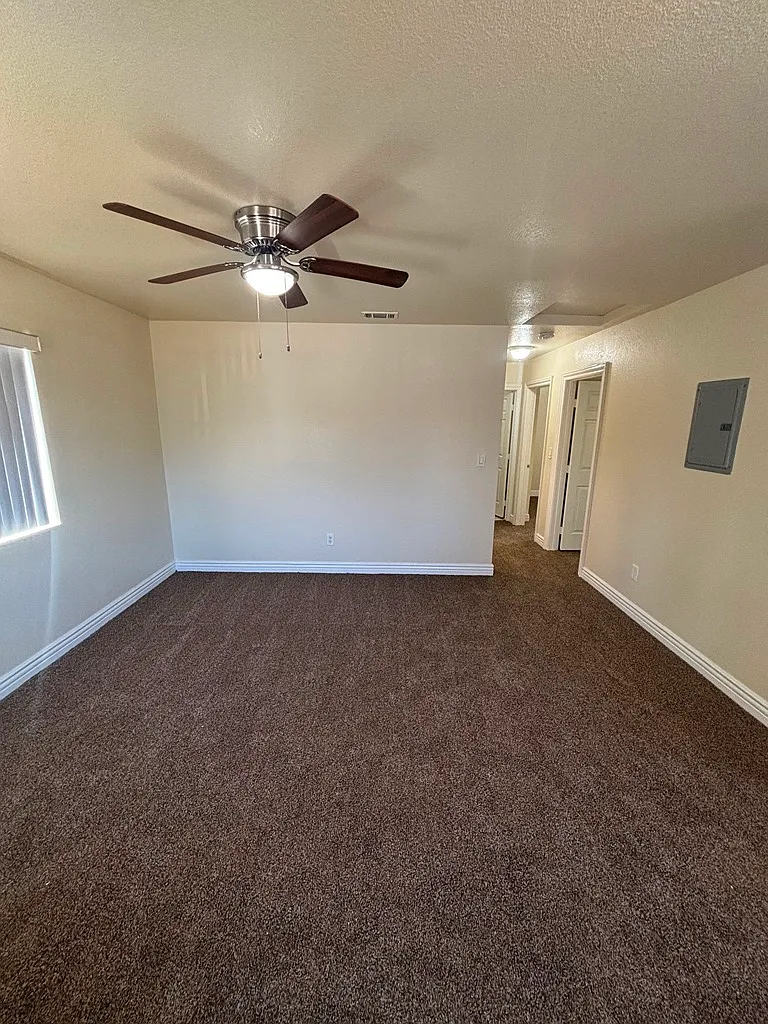 3 bed, 1178 sqft, $3,400 — Photo 3