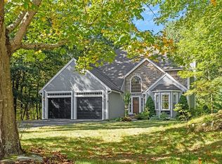 40 Arrowwood St, Methuen, MA 01844