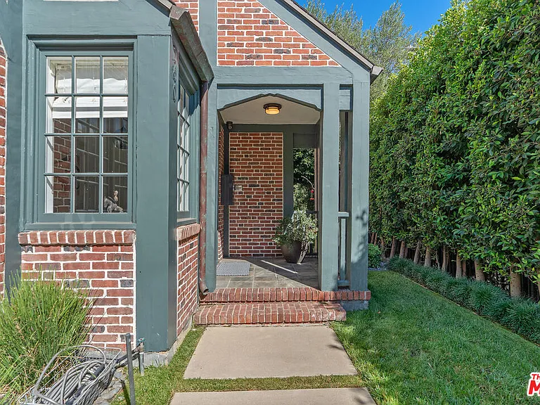 560 S Bronson Ave #A — Photo 5