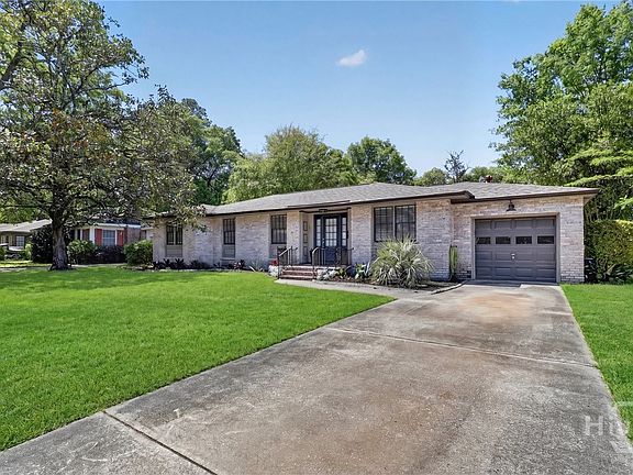 3rd image of 4625 Cumberland Dr