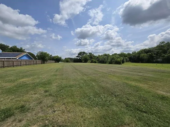 1616 W Texas Ave, Baytown, TX 77520