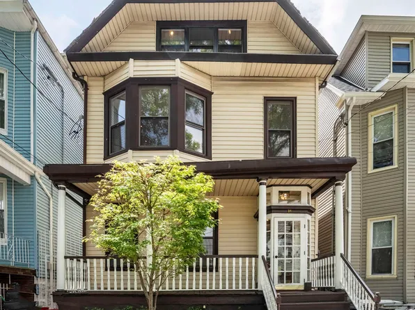 31 Cooper Pl, Weehawken, NJ 07086