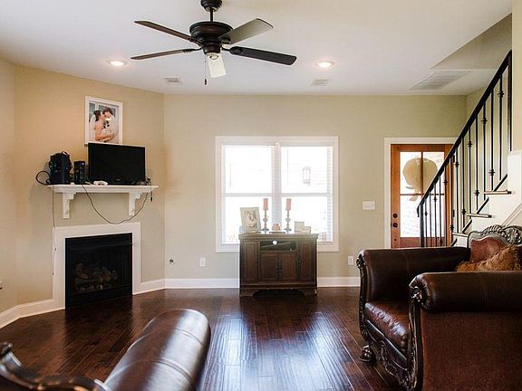 4th image of 231 Forest Glen Dr