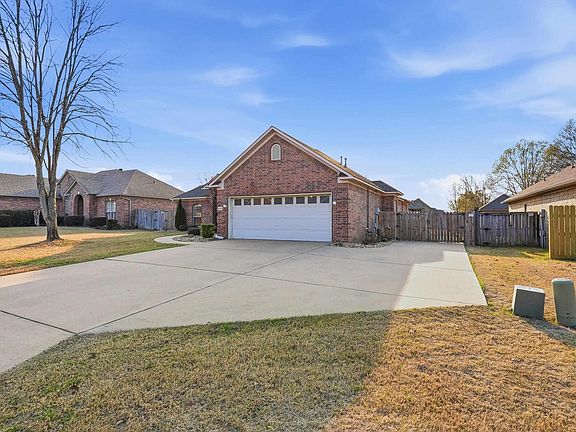 2nd image of 1535 Blustery Way