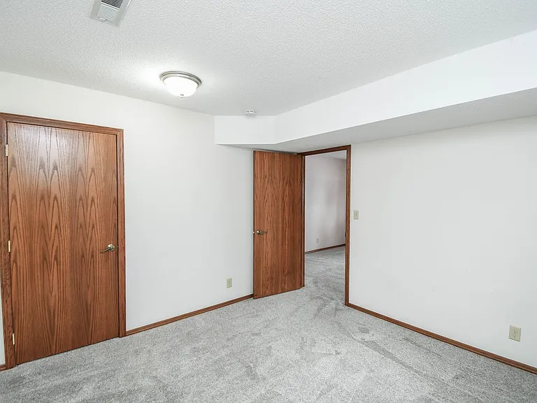 2213 S Wellington Ave — Photo 34