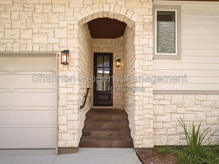 1204 W 16th St #B — Photo 7
