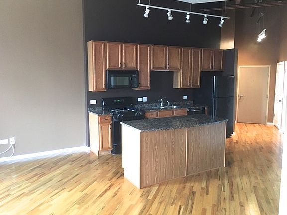 5th image of 1645 W Ogden Ave Unit 518U
