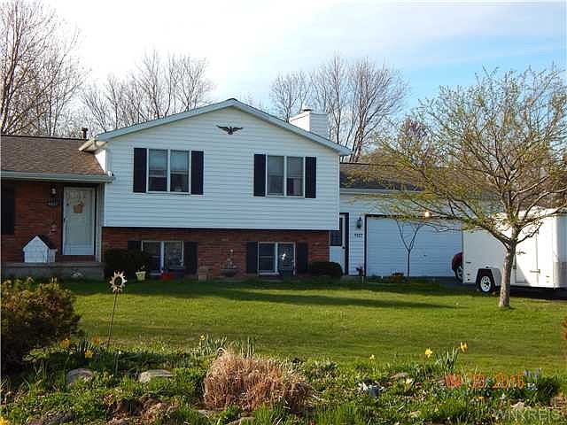 2nd image of 4457 Beach Ridge Rd