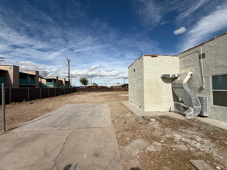 1434 W Euclid Ave — Photo 24