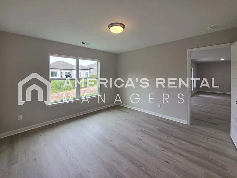10304 Squires Way — Photo 41