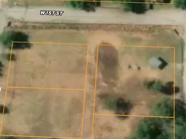 708 S Pecos St, Coleman, TX 76834
