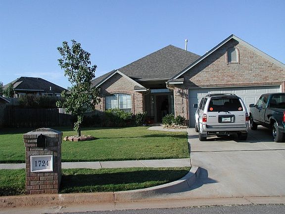 2nd image of 1724 Del Simmons Dr
