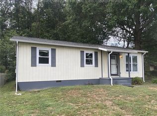 15 Eldorado Cir, Hurricane, WV 25526