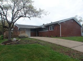 101 Longview Dr, Irwin, PA 15642