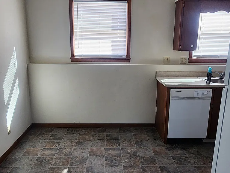 226 S Linn St #3 — Photo 6
