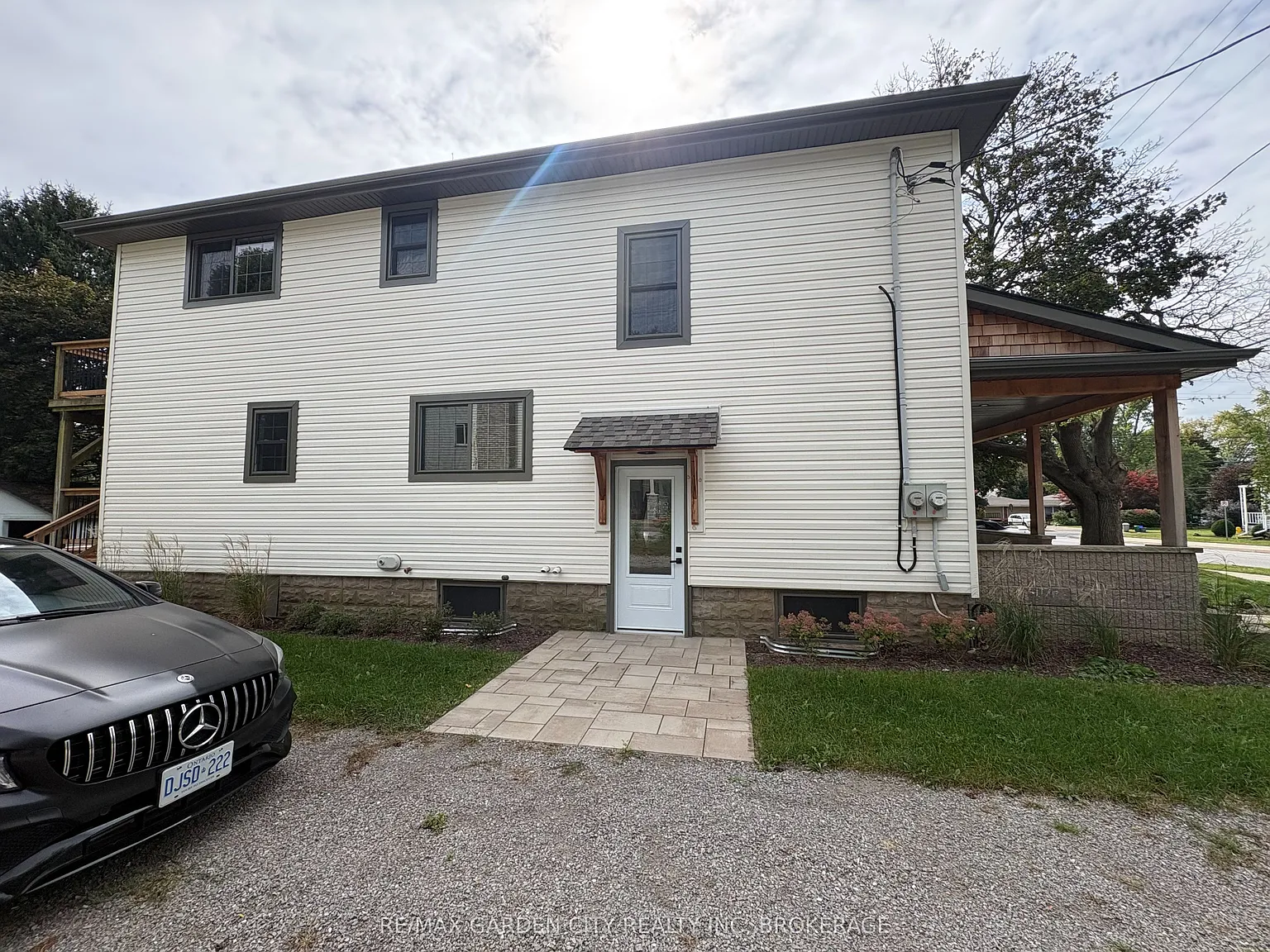 1105 Haist St — Photo 2
