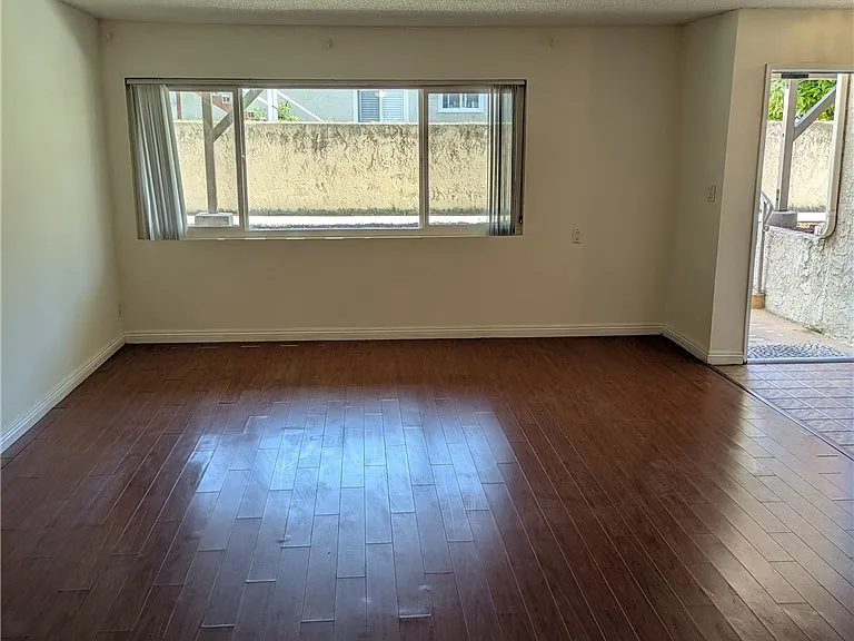 2105 Mathews Ave #10 — Photo 16