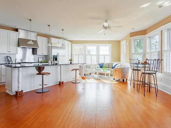 3rd image of 319 Brunswick Street