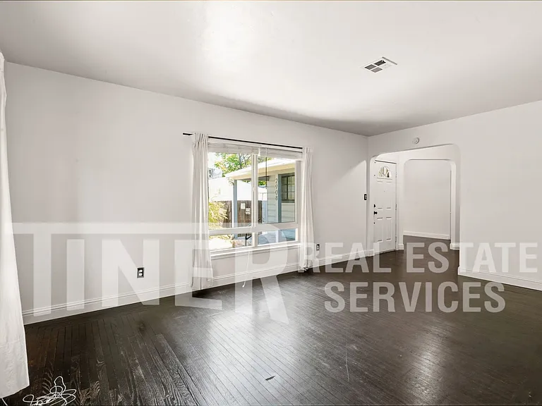 2908 12th Ave — Photo 7