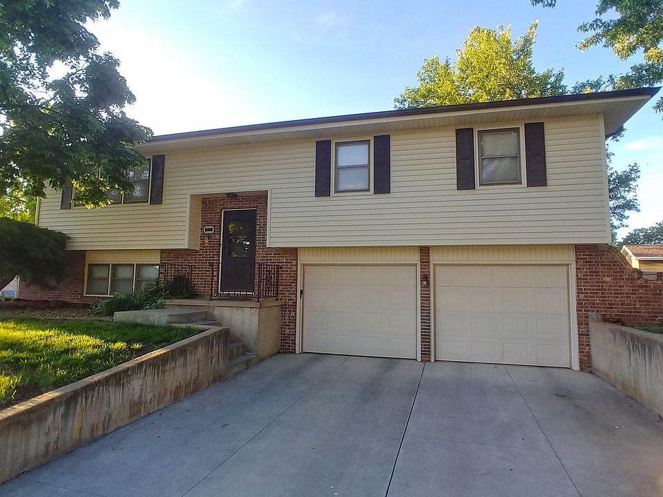 1st image of 108 W Morland Ave
