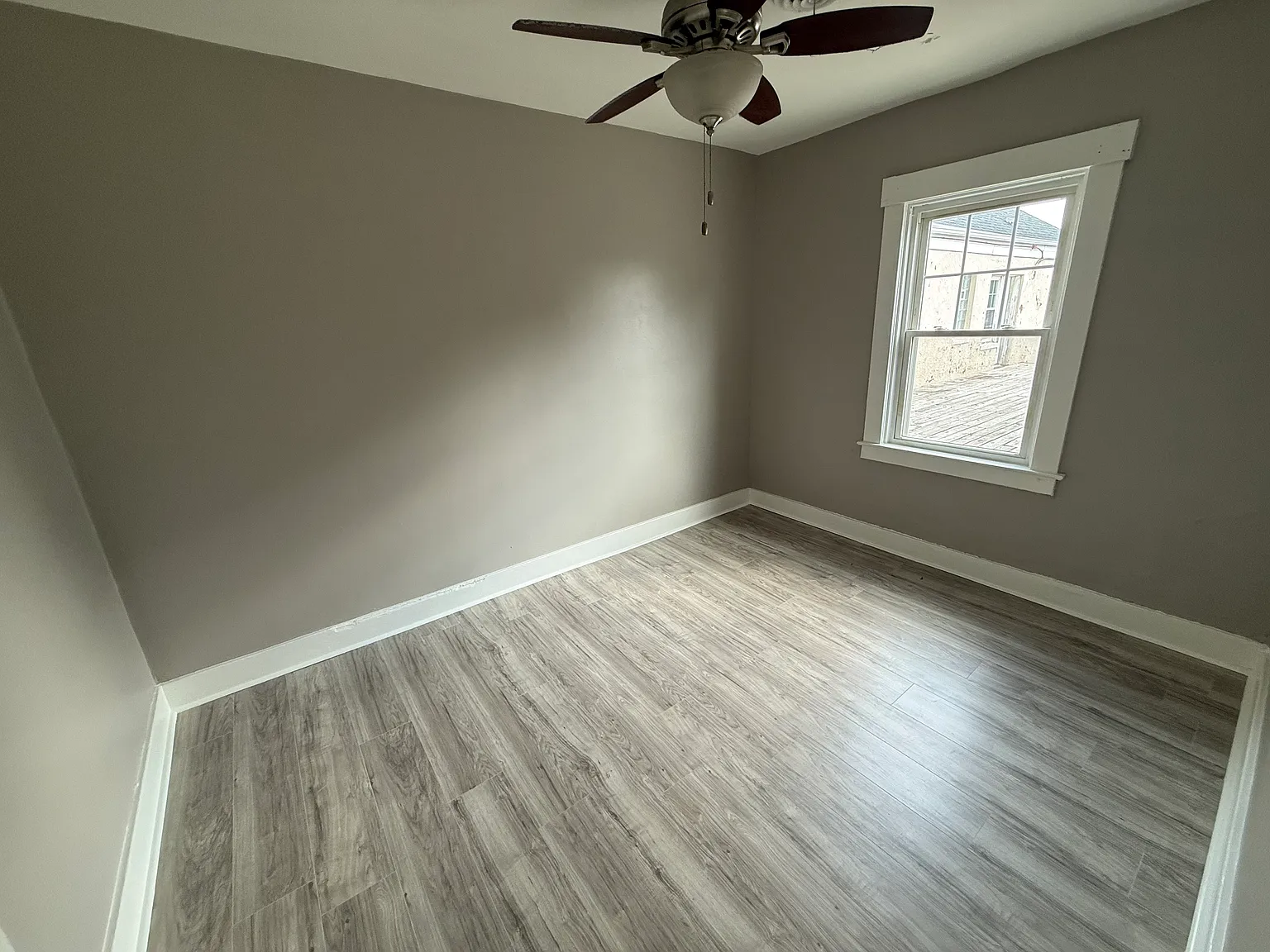 2 bed, 1000 sqft, $1,250 — Photo 3