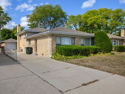 7070 N Crawford Ave, Lincolnwood, IL, 60712