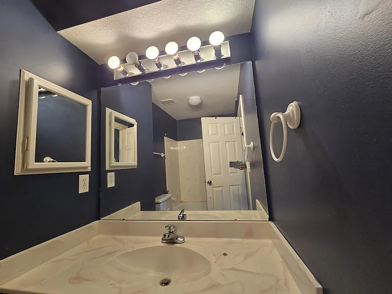 3034 Russell Rd — Photo 5