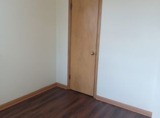 7000 W Fond Du Lac Ave APT 8, Milwaukee, WI 53218