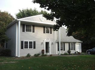 5 Pheasant Valley Dr, Coram, NY 11727