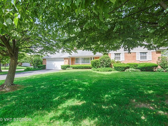 2nd image of 1300 Canterbury Ln