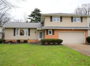 5147 Hickory Dr, Lyndhurst, OH