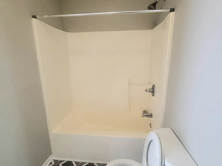 209 E 24th Ave #7 — Photo 16