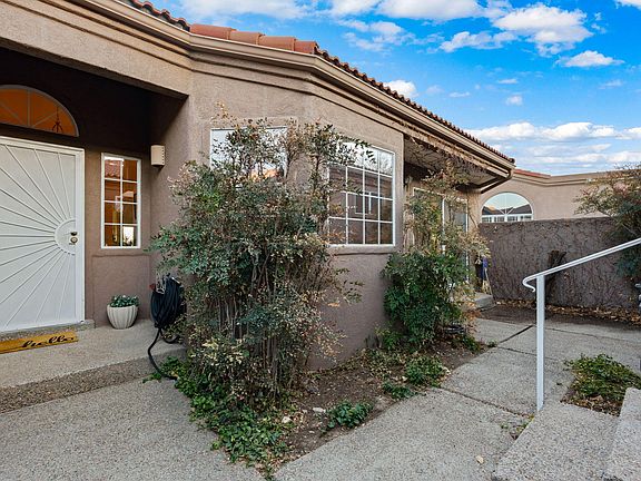 2nd image of 2700 Vista Grande Dr NW Unit 106