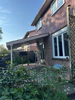 2nd image of 7246 Ridgeland Cres