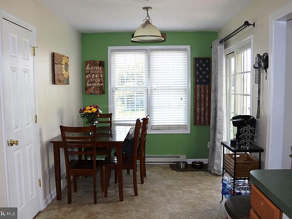 4th image of 10910 Roessner Ave