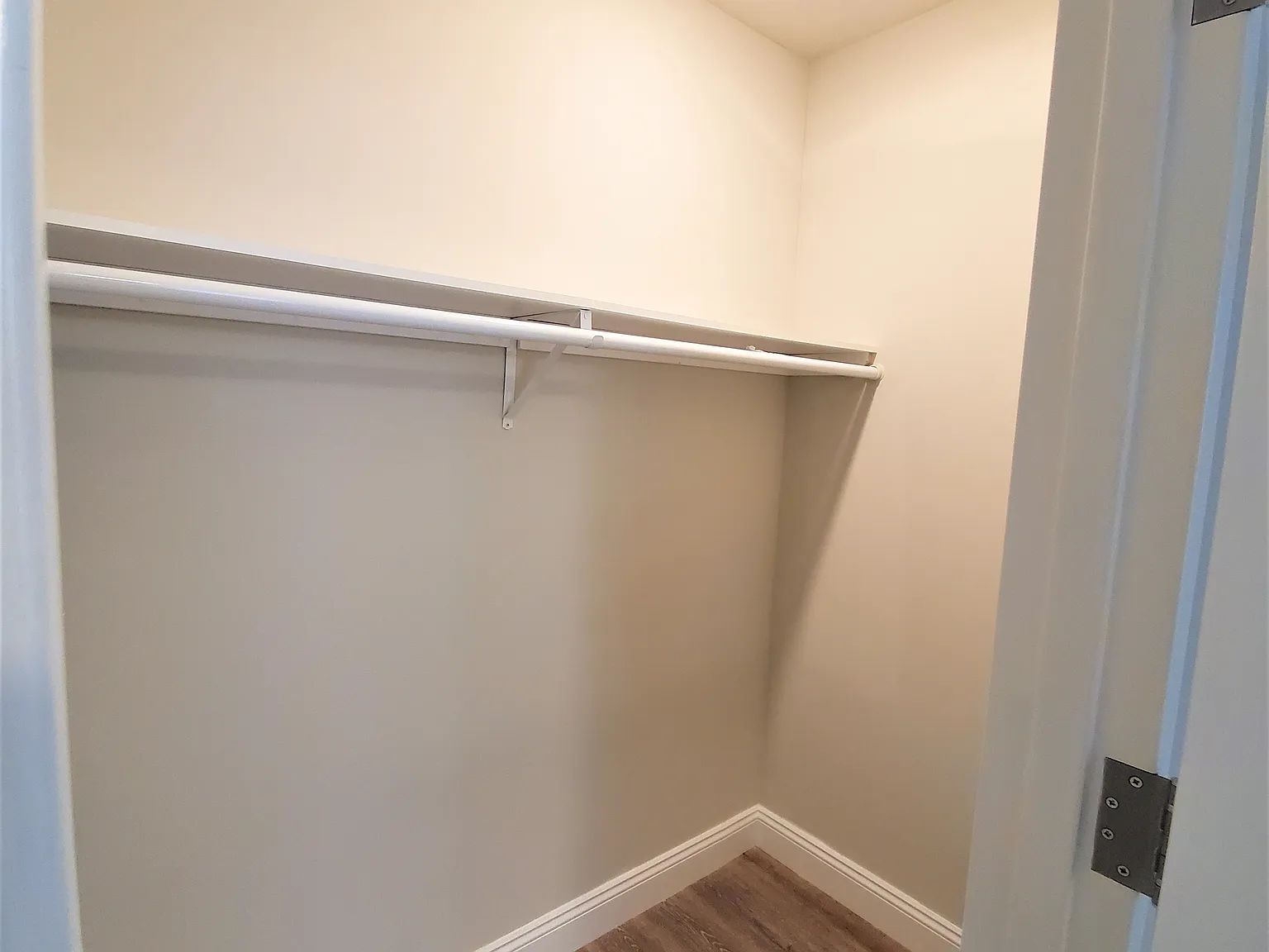 2 bed, 900 sqft, $1,950 — Photo 4