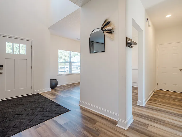 158 Legacy Ln — Photo 4
